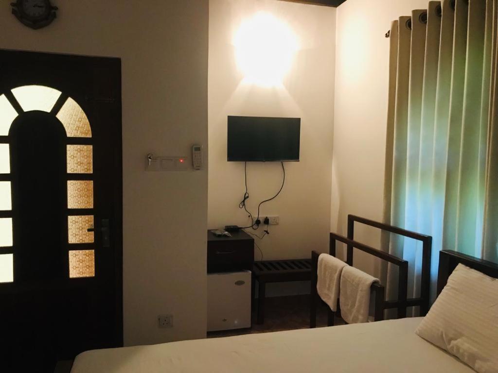 Hotel Langama Thena - ළඟම තැන Anuradhapura Exterior foto